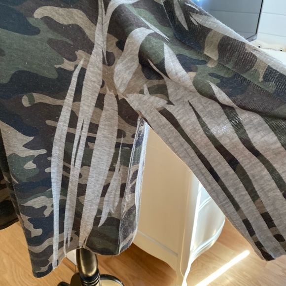 Camo tee - Picture 2 of 5